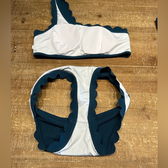 CUPSHE Solid Teal One Shoulder Scalloped Bikini Set - Picture 5 of 7